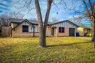 549 NW Hillery St, Burleson, TX 76028 - Photo 2
