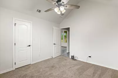 306 Knob Hill Drive, Granbury, TX 76048 - Photo 14