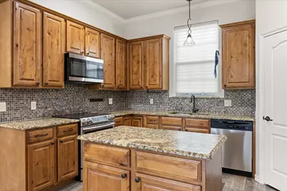 306 Knob Hill Drive, Granbury, TX 76048 - Photo 10