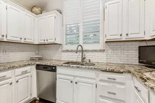 808 Canyon Valley Dr, McKinney, TX 75071 - Photo 10