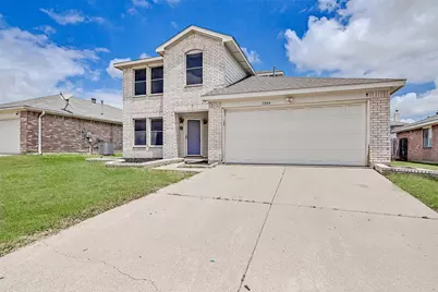 1044 Triple Crown Drive, Fort Worth, TX 76179 - Photo 2