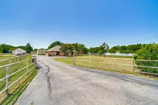 2705 County Rd 920, Crowley, TX 76036 - Photo 2