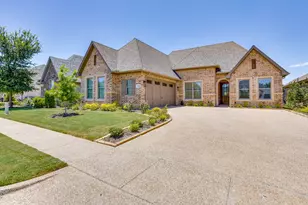 2716 River Path Ct, Burleson, TX 76028 - Photo 2