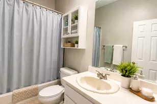 8708 Wellington Rd, Irving, TX 75063 - Photo 14