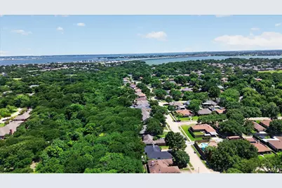 3913 Scott Drive, Rowlett, TX 75088 - Photo 2