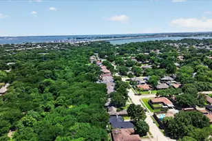 3913 Scott Dr, Rowlett, TX 75088 - Photo 2