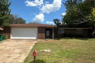 1507 N Matthews St, Bowie, TX 76230 - Photo 1