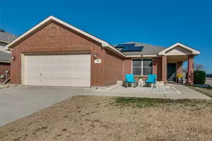728 Falcon Rd, Saginaw, TX 76131 - Photo 2