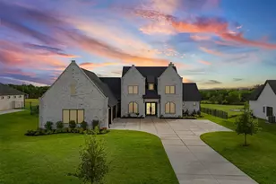 2704 Veridian Point Dr, Burleson, TX 76028 - Photo 2