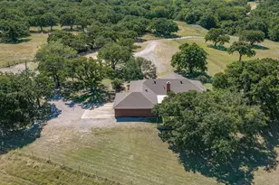 466 Co Rd 1180, Alvord, TX 76225 - Photo 2