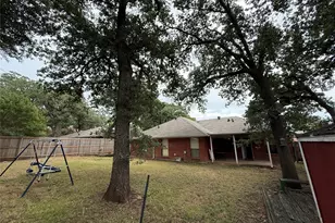 2123 Turf Club Dr, Arlington, TX 76017 - Photo 14