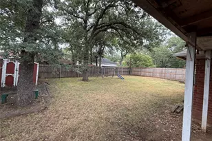 2123 Turf Club Dr, Arlington, TX 76017 - Photo 16