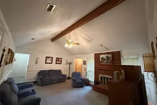 2123 Turf Club Dr, Arlington, TX 76017 - Photo 2