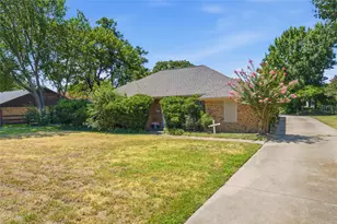 213 White Dr, Colleyville, TX 76034 - Photo 2