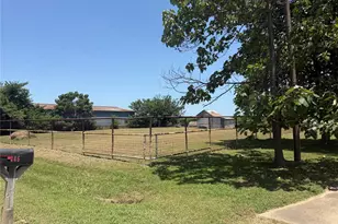 446 Co Rd 1605, Ravenna, TX 75476 - Photo 8
