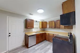 1415 N Luckett St, Sherman, TX 75090 - Photo 8
