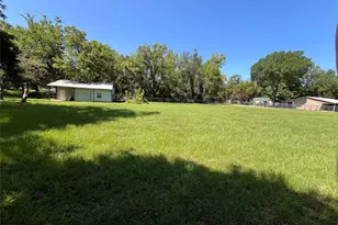 304 S Lafayette St, Campbell, TX 75422 - Photo 26