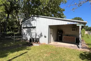 304 S Lafayette St, Campbell, TX 75422 - Photo 4