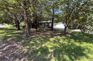 304 S Lafayette St, Campbell, TX 75422 - Photo 22