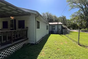 304 S Lafayette St, Campbell, TX 75422 - Photo 24