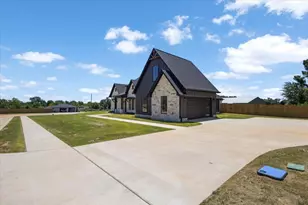 17402 Woodcrest Cir, Lindale, TX 75771 - Photo 2