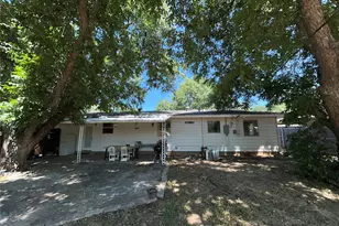 908 Fairview St, Graham, TX 76450 - Photo 26