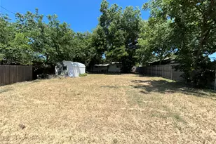 908 Fairview St, Graham, TX 76450 - Photo 30