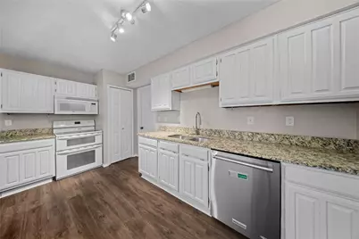 11136 McCree Road, Dallas, TX 75238 - Photo 10