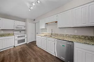 11136 McCree Rd, Dallas, TX 75238 - Photo 10