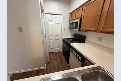 501 Arbor Creek Drive #207, Euless, TX 76039 - Photo 4