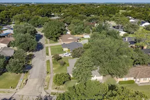 1313 Crestridge St, Ennis, TX 75119 - Photo 10