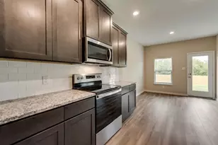 312 Golden Sands Ln, Princeton, TX 75407 - Photo 2