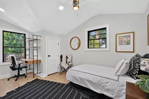 1010 Valencia St, Dallas, TX 75223 - Photo 30