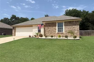 3011 Cricket Dr, Bellmead, TX 76705 - Photo 2