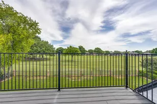 818 Riviera Dr, Mansfield, TX 76063 - Photo 4