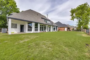 818 Riviera Dr, Mansfield, TX 76063 - Photo 2
