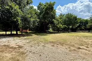 523 Billy Rd, Bowie, TX 76230 - Photo 28