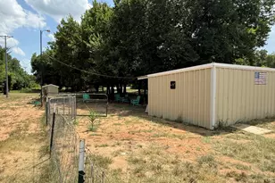 523 Billy Rd, Bowie, TX 76230 - Photo 8