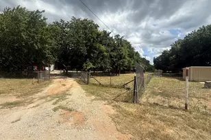 523 Billy Rd, Bowie, TX 76230 - Photo 30
