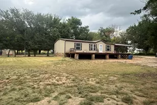 523 Billy Rd, Bowie, TX 76230 - Photo 24