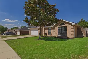 1104 Brandy Station Rd, Grand Prairie, TX 75052 - Photo 4
