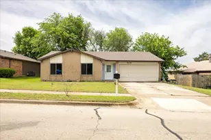 722 Meadowglen Dr, Duncanville, TX 75137 - Photo 2