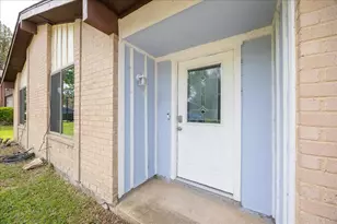 722 Meadowglen Dr, Duncanville, TX 75137 - Photo 4
