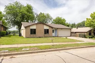 722 Meadowglen Dr, Duncanville, TX 75137 - Photo 1
