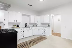 611 Cherry St, Bowie, TX 76230 - Photo 4