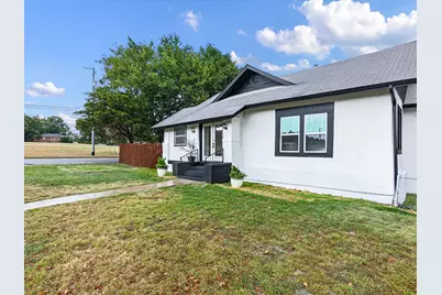 611 Cherry Street, Bowie, TX 76230 - Photo 32