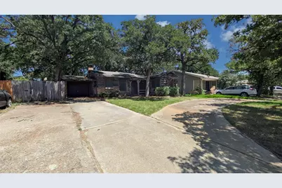 2325 Yeager Street, Fort Worth, TX 76112 - Photo 2