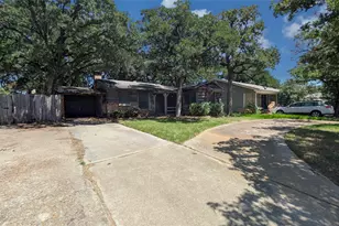 2325 Yeager St, Fort Worth, TX 76112 - Photo 2