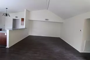 407 Pogue St, Cedar Hill, TX 75104 - Photo 2