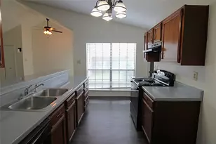 407 Pogue St, Cedar Hill, TX 75104 - Photo 4